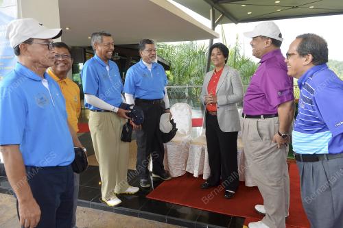 PTJ01_23112014_UUM_GOLF