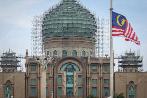 JALUR GEMILANG DI DATARAN PUTRA