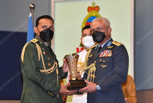 TAN SRI AFFENDI BUANG