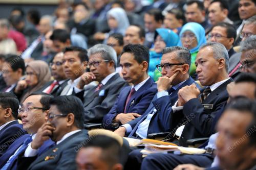 PTJ01_24052016_TOWNHALL