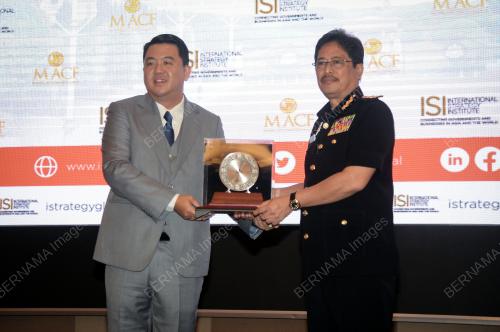 TAN SRI AZAM BAKI