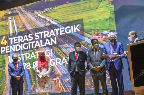 DATUK SERI MAHDZIR KHALID