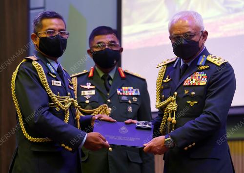 TAN SRI AFFENDI BUANG