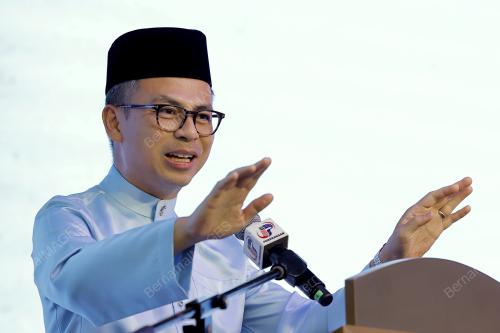 FAHMI FADZIL