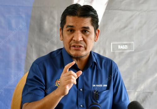 DATUK DR MOHD RADZI MD JIDIN