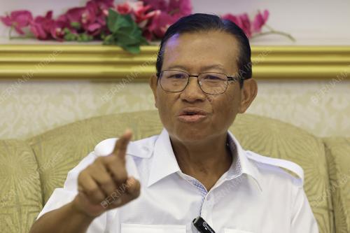 DATUK SERI AHMAD SHABERY CHEEK