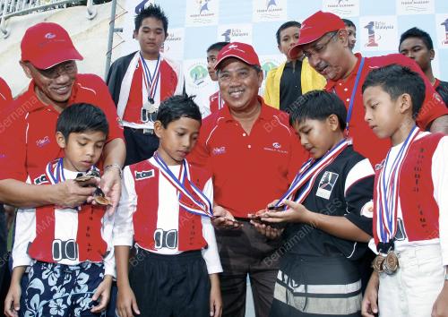 MUHYIDDIN YASSIN