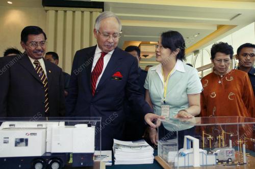 MOHD NAJIB TUN ABDUL RAZAK