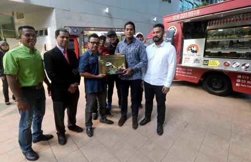 PTJ01_25102017_KHAIRY