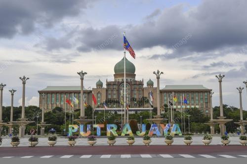 BANGUNAN PERDANA PUTRA