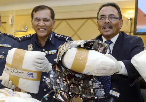 PTJ01_25112013_DADAH_KLIA