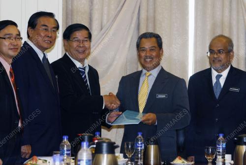 MUHYIDDIN YASSIN