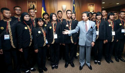 ANIFAH AMAN