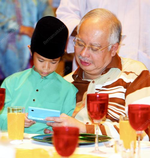 MOHD NAJIB TUN ABDUL RAZAK