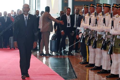 DR MOHAMED MUIZZU