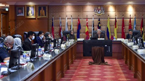 DATUK SERI MOHD REDZUAN MD YUSOF