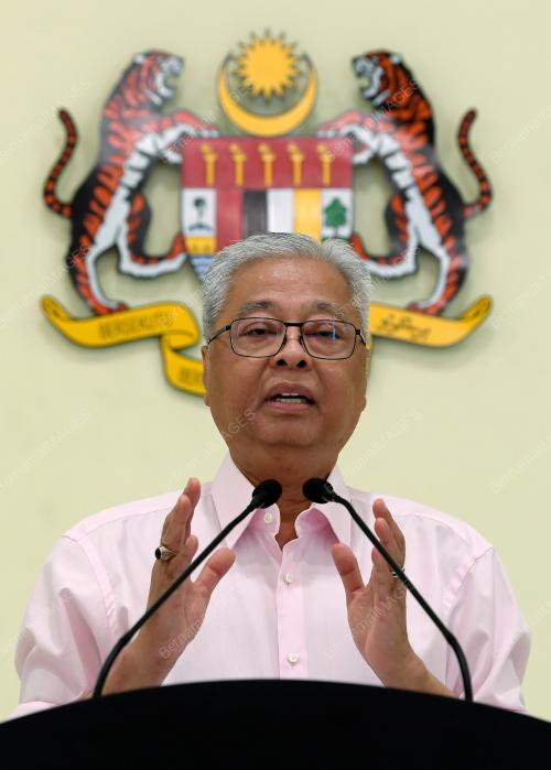 DATUK SERI ISMAIL SABRI YAAKOB