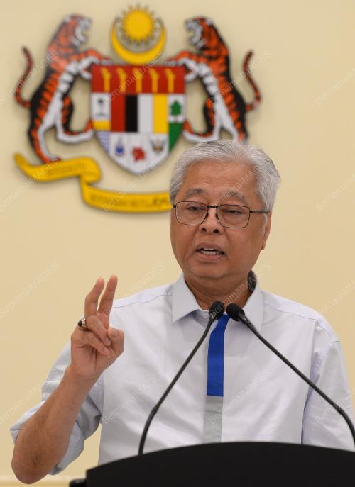 DATUK SERI ISMAIL SABRI YAAKOB