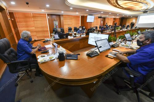 DATUK SERI HAMZAH ZAINUDDIN