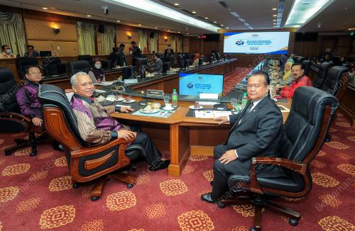 TAN SRI ANNUAR MUSA