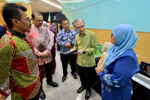 DATUK FAHMI FADZIL