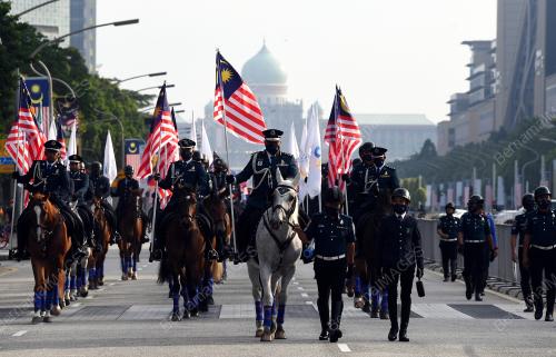 DATUK DR AMINUDDIN HASSIM