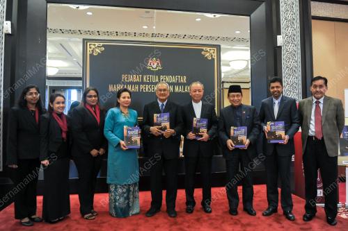 PTJ01_30112016_MAHKAMAH