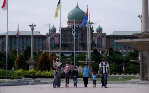 TINJAUAN PELITUP SEPARUH MUKA