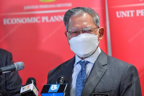 DATUK SERI MUSTAPA MOHAMED
