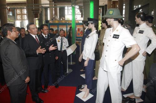 HISHAMMUDDIN TUN HUSSEIN