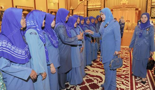 TUANKU NUR ZAHIRAH