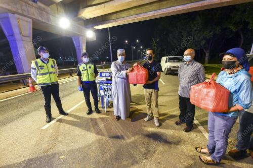 PETUGAS BARISAN HADAPAN KESELAMATAN BERSAHUR