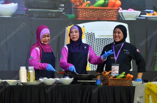 DATIN SERI MUHAINI ZAINAL ABIDIN