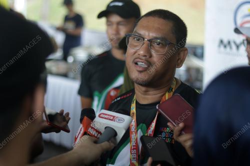 DATUK SERI AHMAD FAIZAL AZUMU