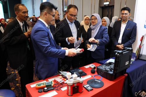 DATUK SERI KHAIRUL DZAIMEE DAUD