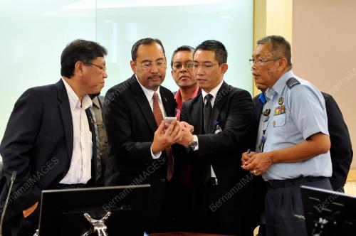 PTJ02_04082014_MH17