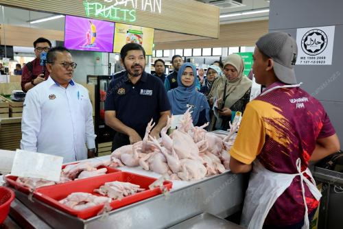 DATUK SERI DR MOHD UZIR MAHIDIN