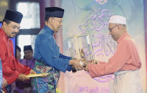PTJ02_05022012_AGONG