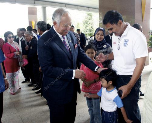 DATUK SERI MOHD NAJIB TUN ABDUL RAZAK