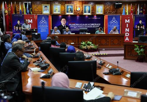 DATUK SERI KHAIRUL DZAIMEE DAUD