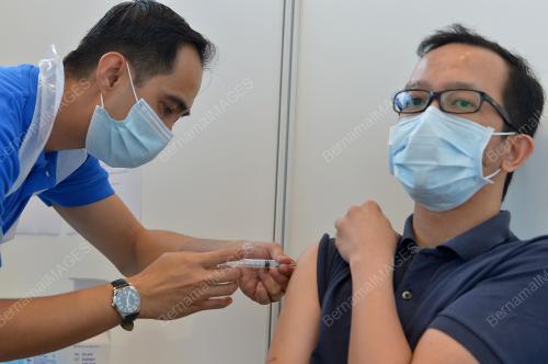 TINJAUAN PUSAT PEMBERIAN VAKSIN KLIA
