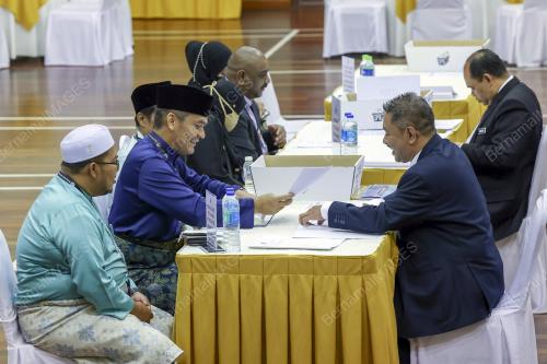 DATUK DR RADZI JIDIN