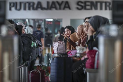 BALIK KAMPUNG HARI RAYA