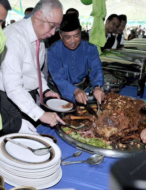 DATUK SERI MOHD NAJIB TUN ABDUL RAZAK