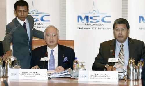 MOHD NAJIB TUN ABDUL RAZAK