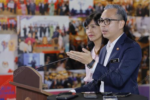 FAHMI FADZIL