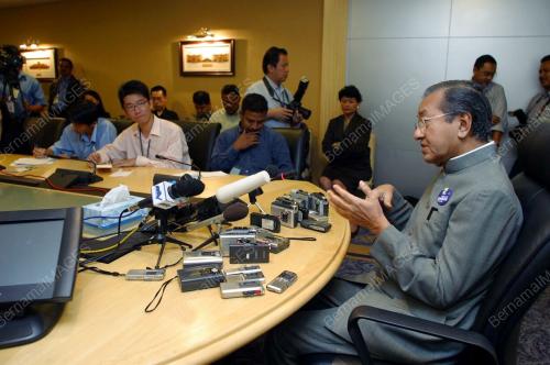 TUN MAHATHIR MOHAMAD