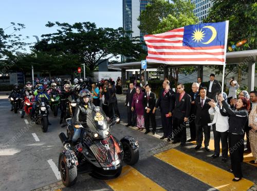 PTJ02_09032018_WANITA_MOTOSIKAL_BN201803081264