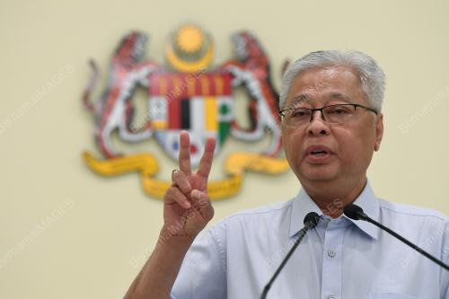 DATUK SERI ISMAIL SABRI YAAKOB