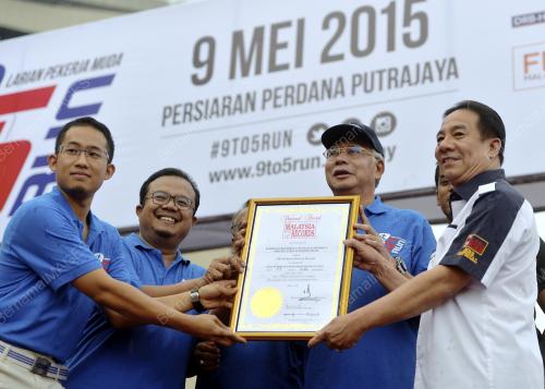 PTJ02_09052015_9TO5_RUN